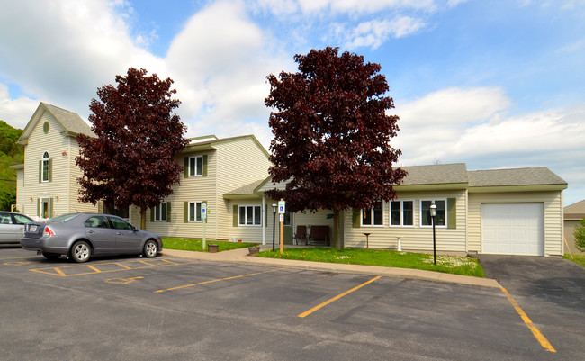 Cedar Street Apartments in Morrisville, NY - Building Photo - Building Photo