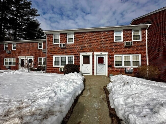 540 Granby Rd in South Hadley, MA - Building Photo - Building Photo