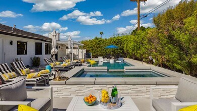 2004 Nicola Rd E in Palm Springs, CA - Foto de edificio - Building Photo