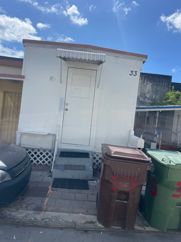 3131 W 16th Ave in Hialeah, FL - Building Photo - Building Photo