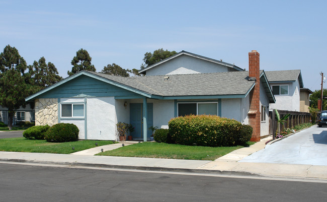 16632 Blanton St in Huntington Beach, CA - Foto de edificio - Building Photo