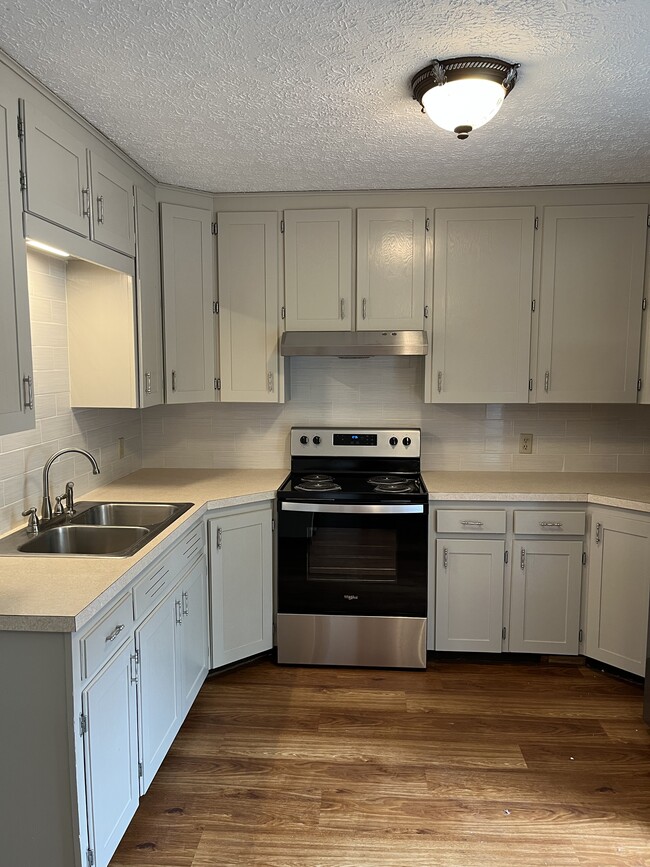 property at 224 Lindale Ave