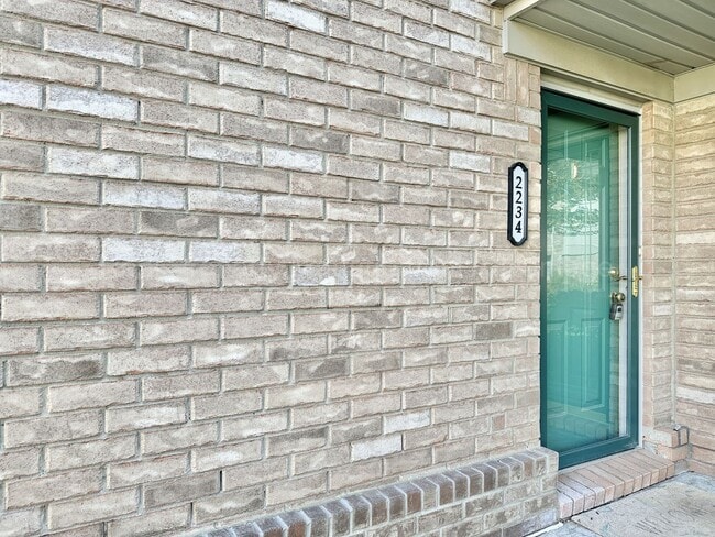 2234 Frazho Rd in Warren, MI - Building Photo - Building Photo