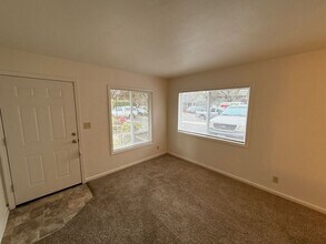 1145 Saginaw St S in Salem, OR - Building Photo - Building Photo