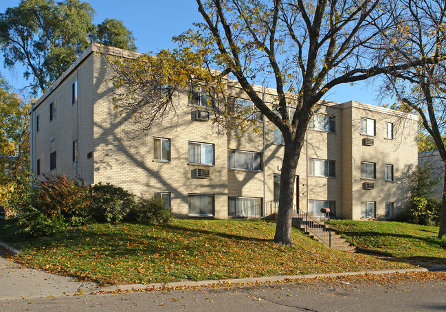 1495 Rose Ave E in St. Paul, MN - Building Photo - Building Photo