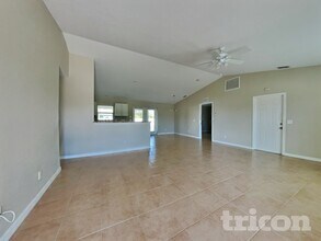 12572 Buffing Rd in Port Charlotte, FL - Foto de edificio - Building Photo