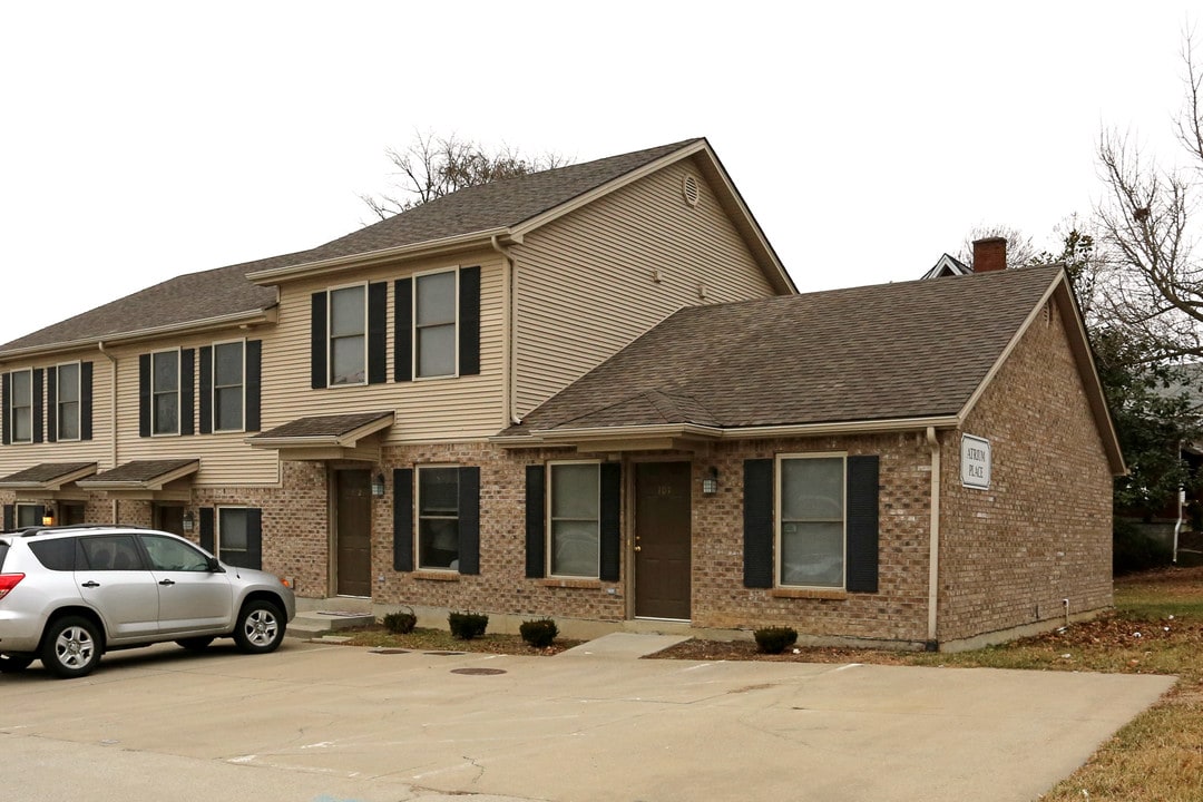 Atrium Townhomes in Winchester, KY - Building Photo