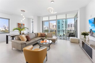 6101 Aqua Ave in Miami Beach, FL - Foto de edificio - Building Photo