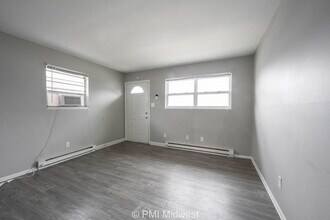 823 Iowa St in Indianapolis, IN - Building Photo - Building Photo