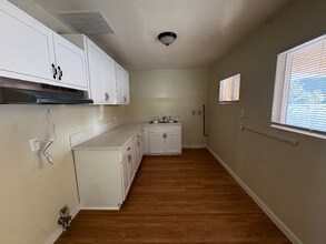 1571 Sheridan Rd in San Bernardino, CA - Foto de edificio - Building Photo