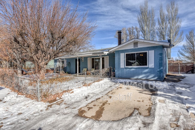 property at 2908 N Steves Blvd