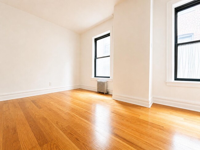 188 Claremont Ave, Unit 11 in New York, NY - Building Photo - Building Photo