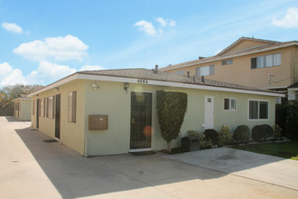 4084 W 129th St in Hawthorne, CA - Building Photo - Building Photo