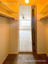 8300 W 31st St in St. Louis Park, MN - Foto de edificio - Building Photo