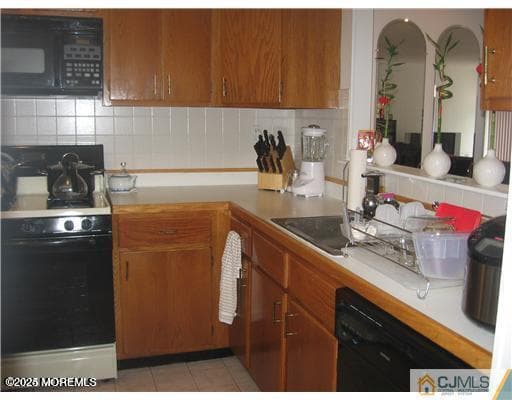 15 Gerard Pl in Sayreville, NJ - Building Photo - Building Photo