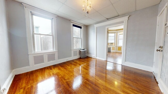 235 Bidwell Ave in Jersey City, NJ - Foto de edificio - Building Photo