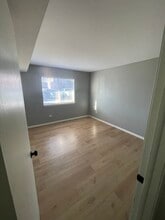 1705 W Mansard Ln, Unit 106 in Mount Prospect, IL - Building Photo - Building Photo