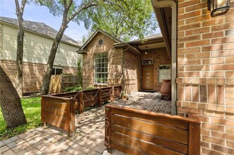 7510 Lobelia Dr in Austin, TX - Building Photo - Building Photo