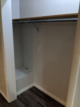 2116 Olive St, Unit 1 in Cedar Falls, IA - Foto de edificio - Building Photo