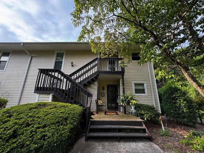 property at 132 Turnwood Ln