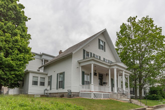 499 Beech St in Manchester, NH - Building Photo - Building Photo