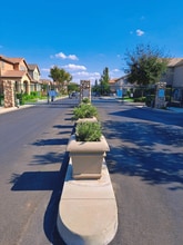 4429 W Pinsapo Dr in Fresno, CA - Foto de edificio - Building Photo