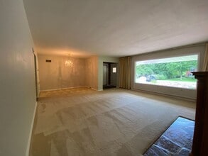 1375 Fairhaven Blvd in Elm Grove, WI - Building Photo - Building Photo