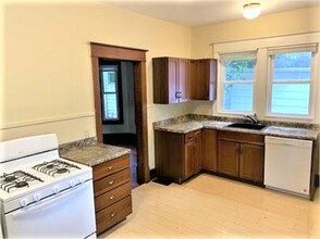 401 1/2 W Vine St in Champaign, IL - Building Photo - Building Photo
