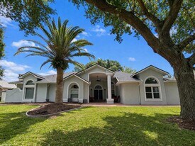 7705 Apple Tree Cir in Orlando, FL - Building Photo