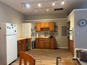 158 Horseshoe Rd in Mill Neck, NY - Building Photo - Building Photo