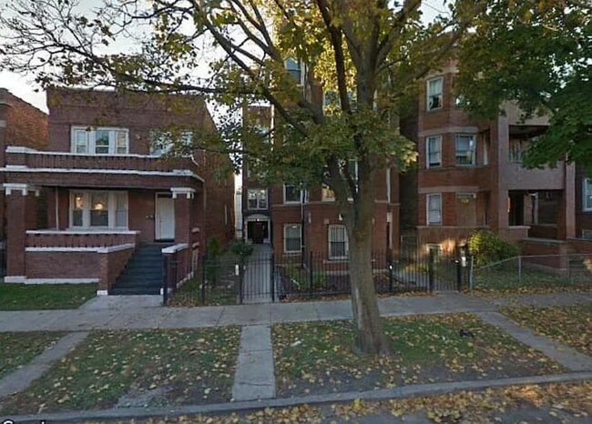 property at 6928 S Green St