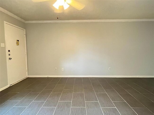 1223 Augusta Dr in Houston, TX - Building Photo - Building Photo