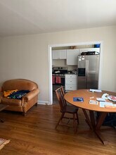 112 Fairfield Ln, Unit 1 in Wayne, PA - Foto de edificio - Building Photo