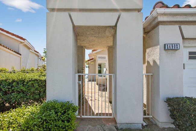 24902 Sea Crest Dr in Dana Point, CA - Building Photo - Building Photo