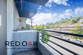 3540 Fletcher Dr in Los Angeles, CA - Building Photo - Building Photo