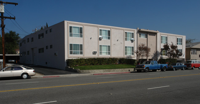 2665 Honolulu Ave in Montrose, CA - Building Photo - Building Photo