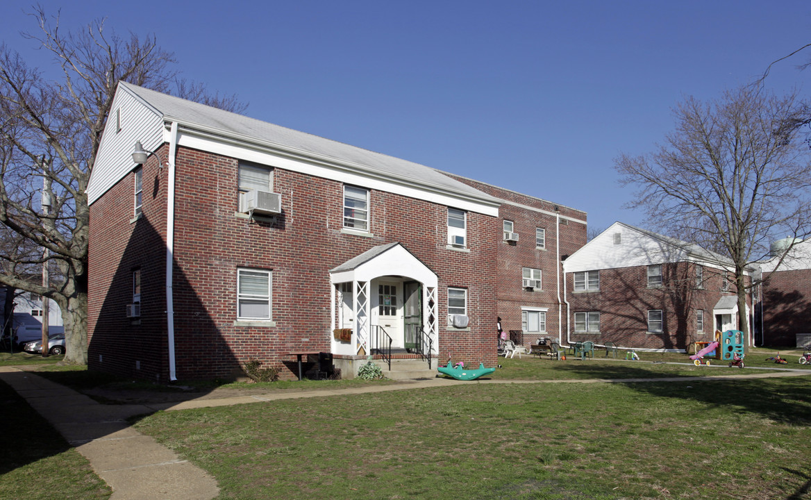 400-498 Forest Ave in Lakewood, NJ - Building Photo