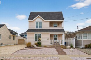 B19 Haddonfield Ave in Lavallette, NJ - Building Photo