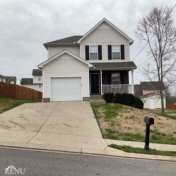 1106 Geneil Ln in La Vergne, TN - Foto de edificio