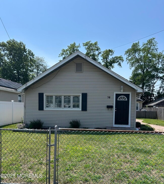 property at 76 Manning Pl