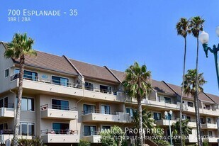 700 Esplanade in Redondo Beach, CA - Building Photo