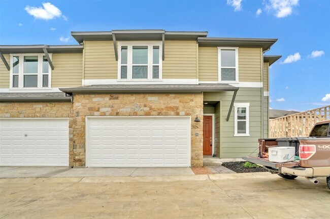 property at 1015 Vista View Dr