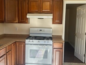 425 Hyland Dr in Salinas, CA - Foto de edificio - Building Photo