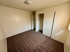 3504 Palm St, Unit B in Bakersfield, CA - Foto de edificio - Building Photo