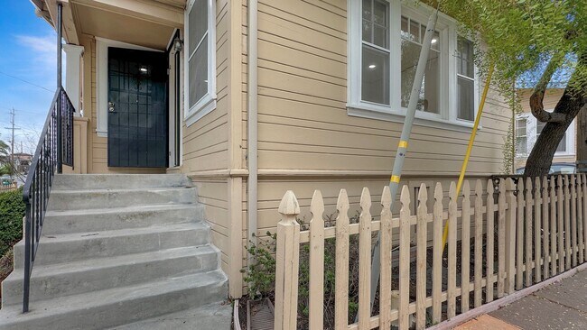 4118 Penniman Ave in Oakland, CA - Building Photo - Building Photo