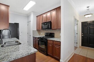 6715 Windrift Way in Austin, TX - Building Photo - Building Photo