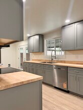 13647 197th Ave SE in Renton, WA - Foto de edificio - Building Photo