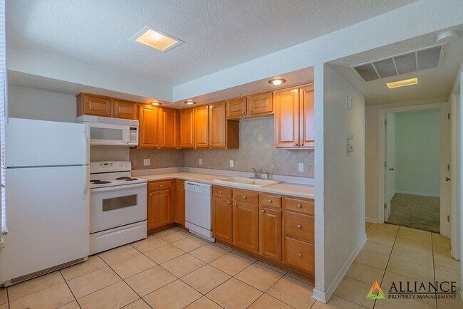 1510 College Ave in Manhattan, KS - Building Photo - Building Photo