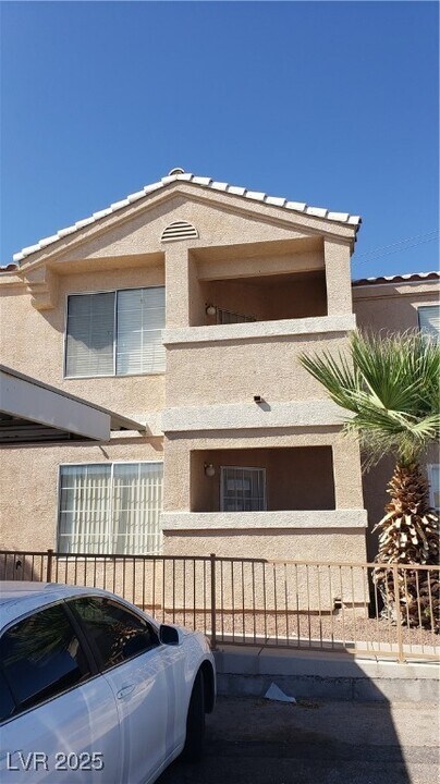 1830 N Pecos Rd in Las Vegas, NV - Building Photo