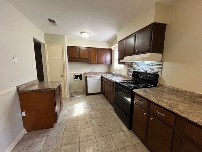 1891 Coral Hills Dr in Southaven, MS - Foto de edificio - Building Photo